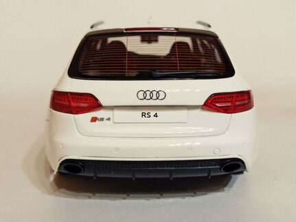 Audi RS4 B8 GT Spirit 1:18