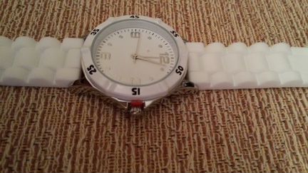 Часы наручные женские новые