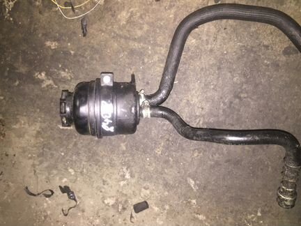 Для BMW E39 бачок гидроусилителя