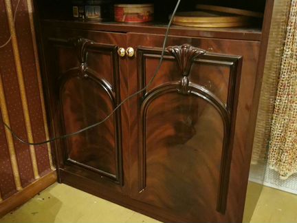 Стеллаж красное дерево