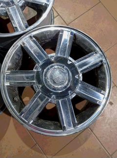 Диски бу оригинал R18 B на Cadillac