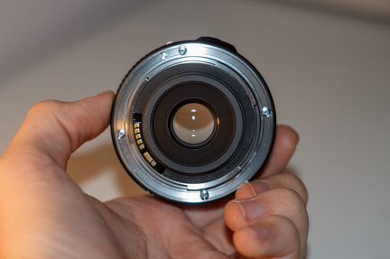 Объектив Canon EF-S 24mm f2.8 STM