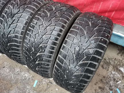 Шипованные R16 215/55 Toyo 4шт