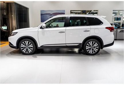 Mitsubishi Outlander 2.0 CVT, 2020