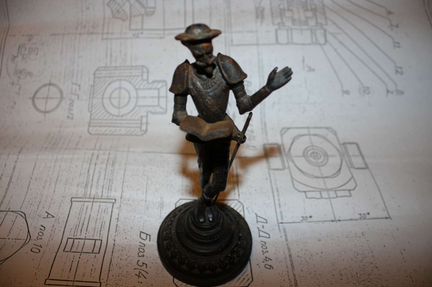 Чугунная статуэтка 