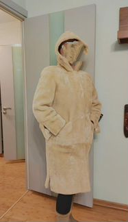 Шуба цигейка белая с капюшоном