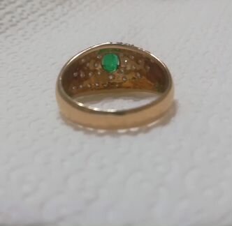 Кольцо с природным изумрудом и бриллиантами