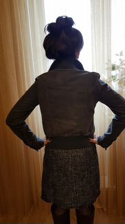 Кожаная куртка из натуральной замши серого цвета