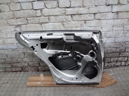 Дверь задняя левая Мерседес w219 c219 CLS