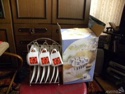 Чашки кофейные на подставке