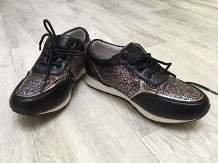 Ботинки (кроссовки) для девочки