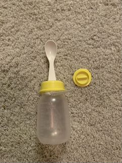 Бутылочка для прикорма с ложкой