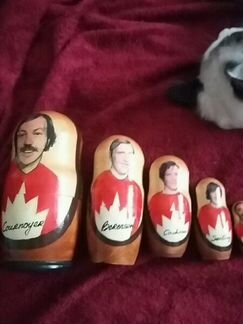 Матрешки с портретами канадских хоккеистов 1972 г
