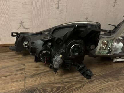 Продаю две фары на nissan wingroad y12