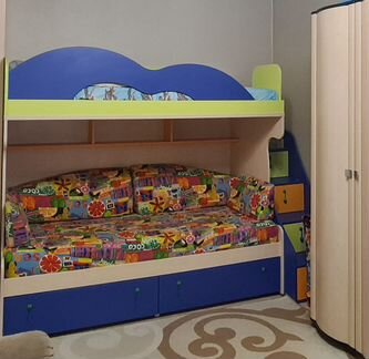 Кровать двухъярусная