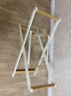 Подставка под колыбель-корзину