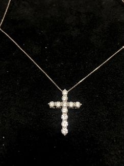 Крест на цепи с бриллиантами