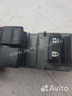 Блок управления стеклоподъемниками Toyota Corolla