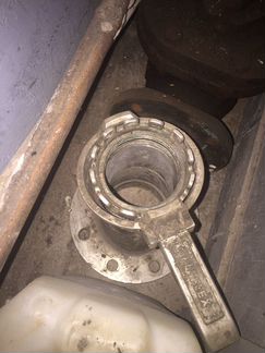 Переходник для слива жидкости с короной