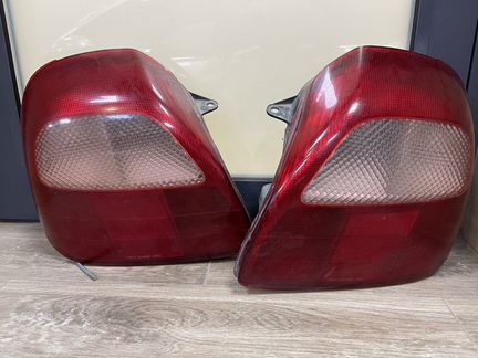 Задние фонари Toyota MR-S ZZW30 2002