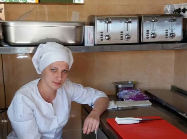 повар. работа поваром в балашихе. повар готовит. работа поваром в балашихе. работа в балашихе поваром.