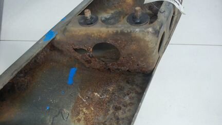 Молдинг (накладка кузовная), Бампера левое передне